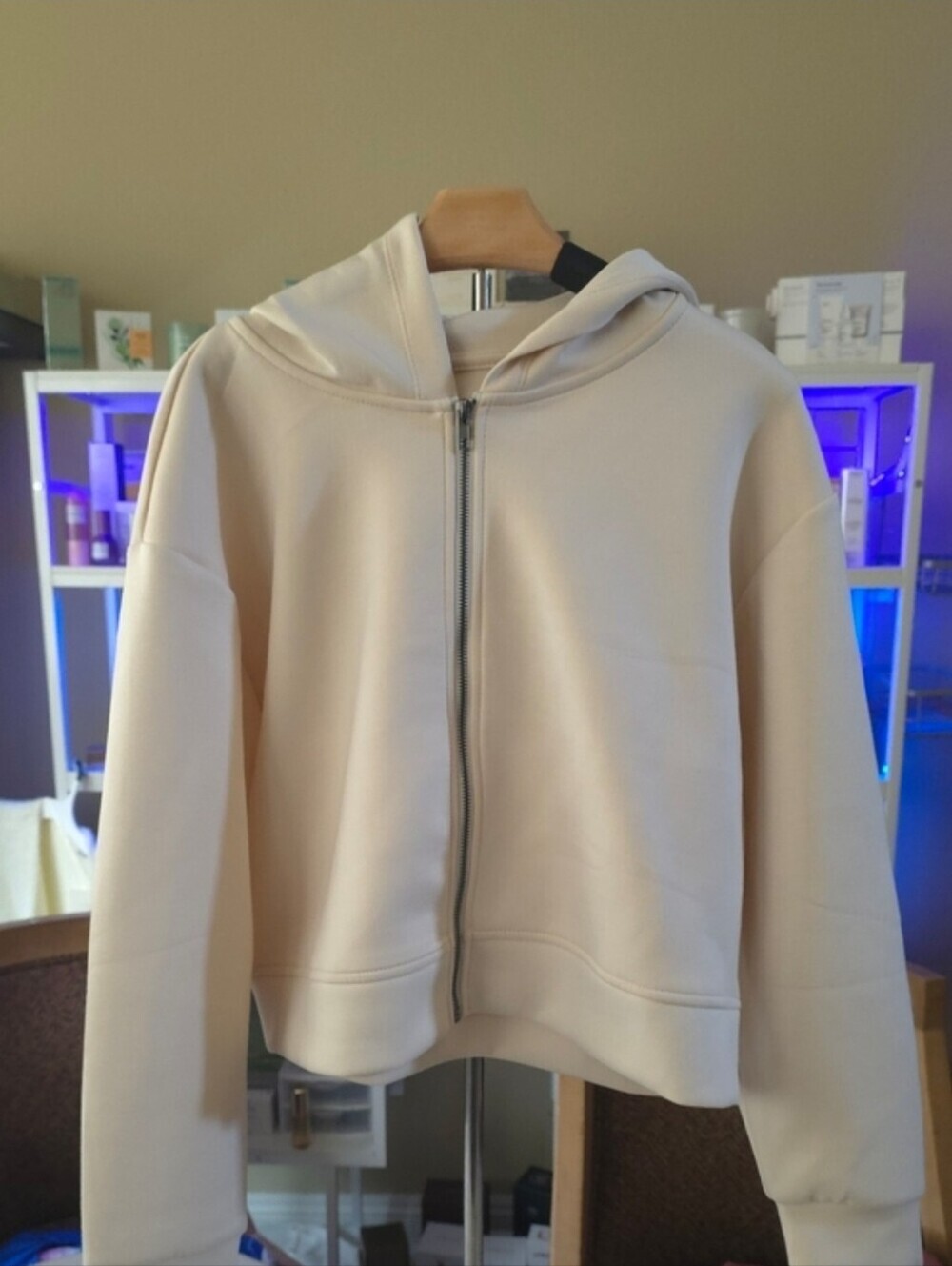 Cropped Hooded Zip Jacket in Cream